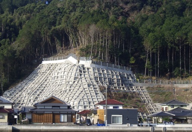 南串地区急傾斜地崩壊対策工事（１工区）